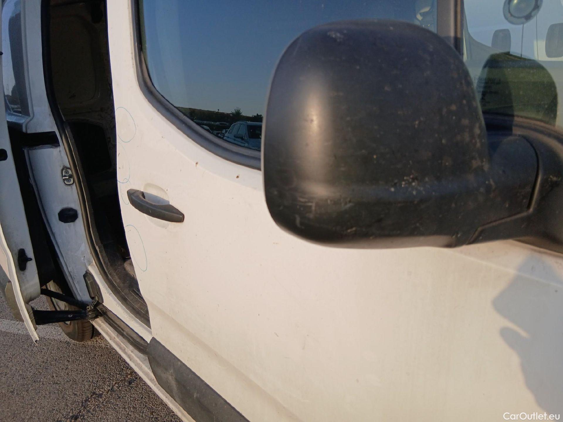  Citroen  Berlingo CITROEN  / 2018 / 3P / furgón derivado de turismo Talla M BlueHDi 100 CONTROL (AC2) #49