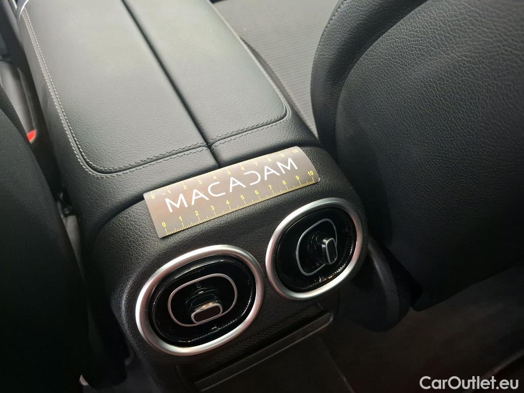  Mercedes  GLC MERCEDES-BENZ  / 2022 / 5P / SUV  300 e Avantgarde Line 4MATIC #25