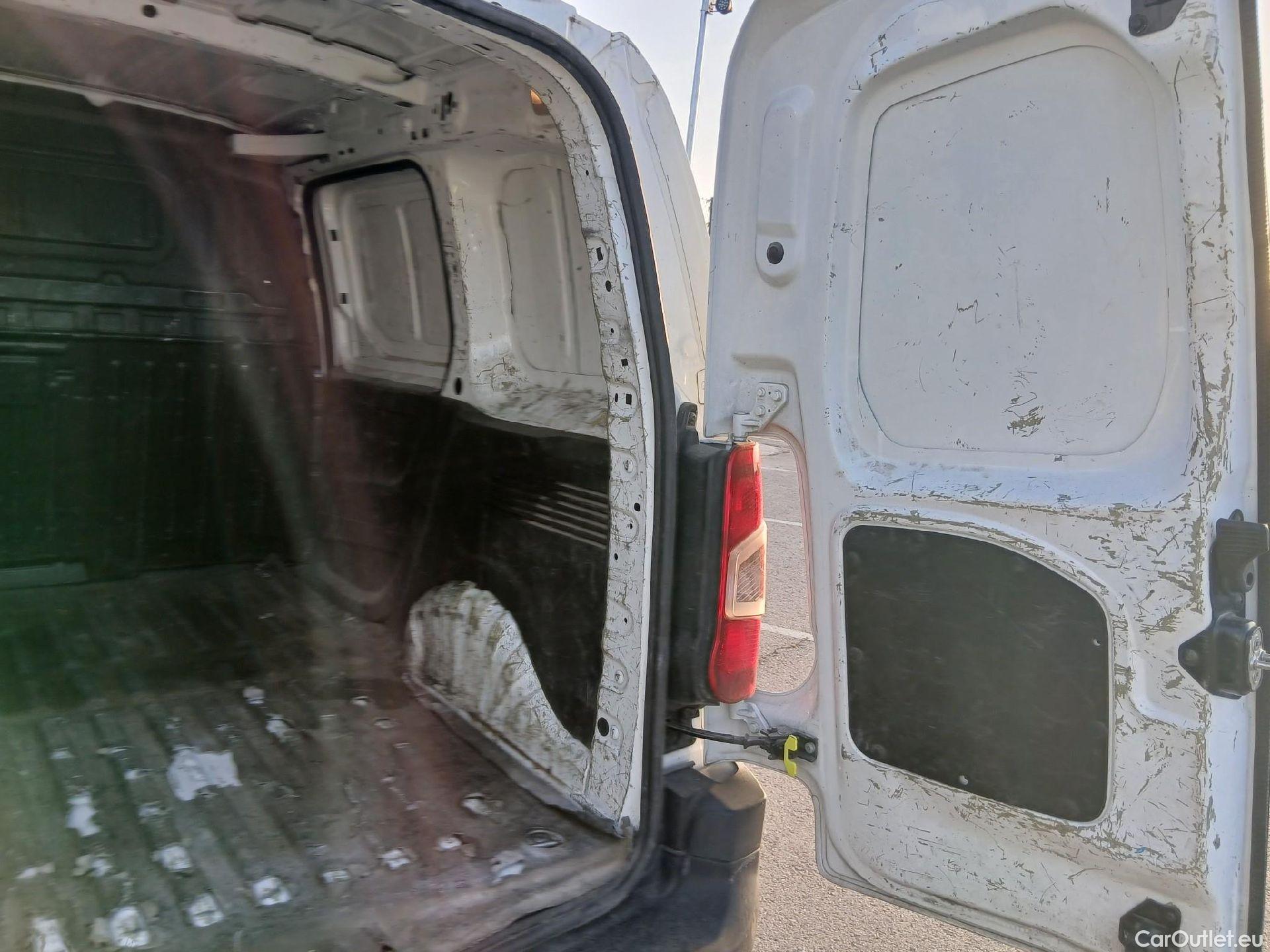  Citroen  Berlingo CITROEN  / 2018 / 3P / furgón derivado de turismo Talla M BlueHDi 100 CONTROL (AC2) #30