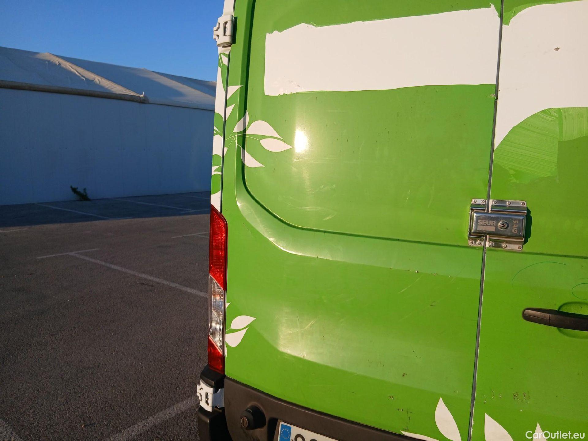  Ford  Transit FORD  / 2013 / 4P / furgón 350 L3 68kWh (184CV) Trend RWD BEV #30