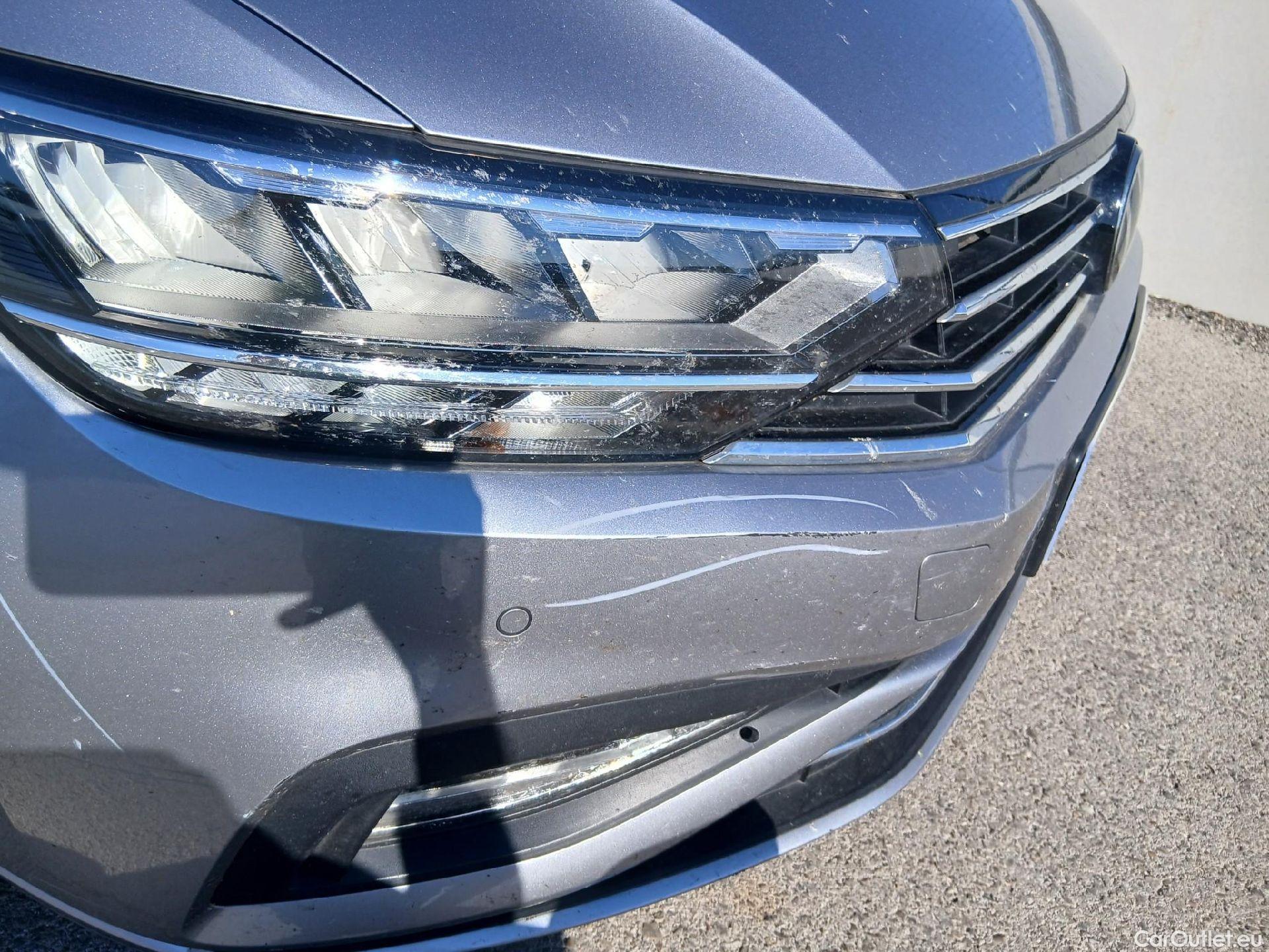  Volkswagen  Passat VOLKSWAGEN  / 2019 / 5P / familiar Variant Executive 2.0 TDI 110kW DSG #5