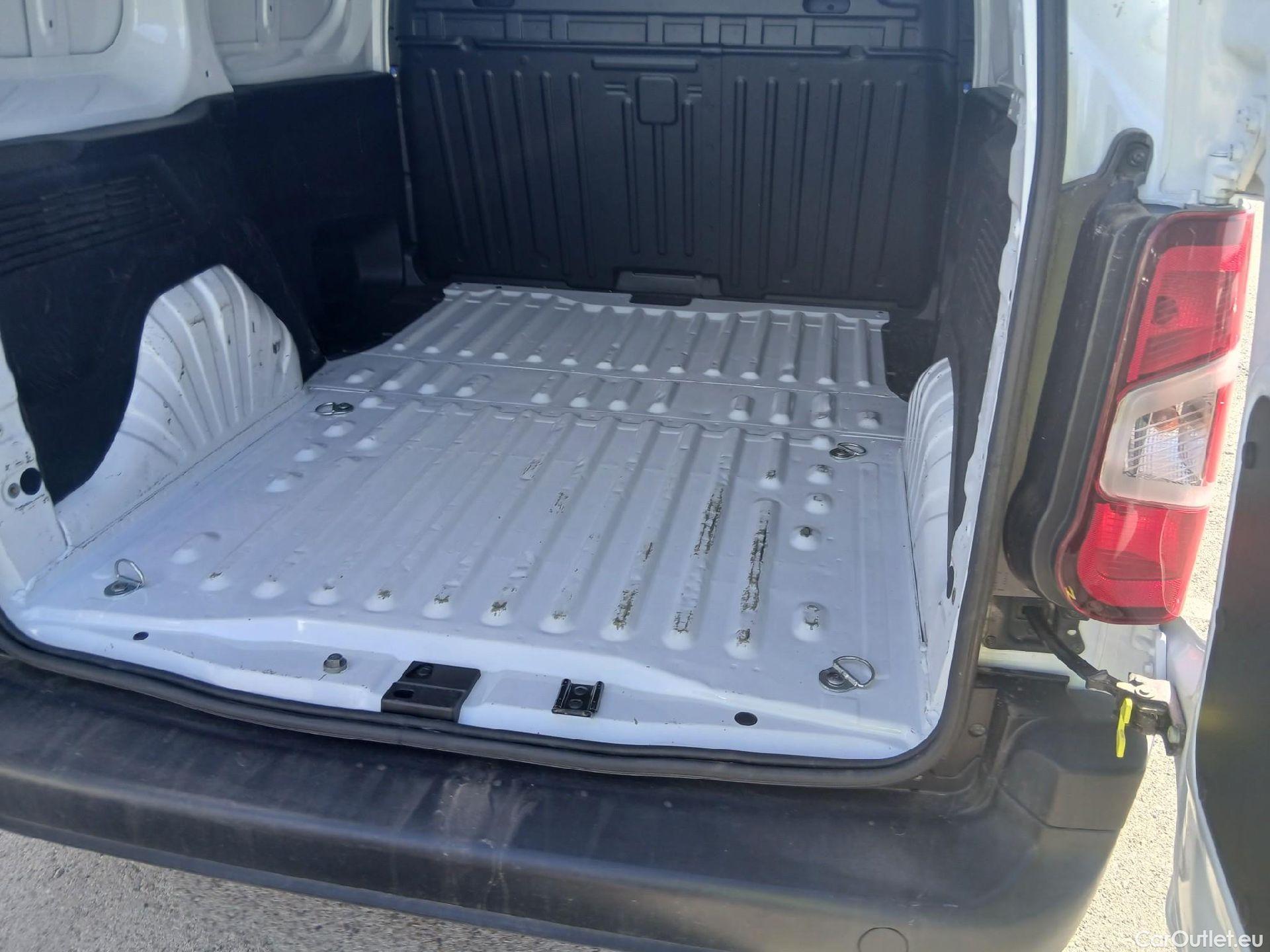  Citroen  Berlingo CITROEN  / 2018 / 4P / furgón derivado de turismo Talla M BlueHDi 100 #3