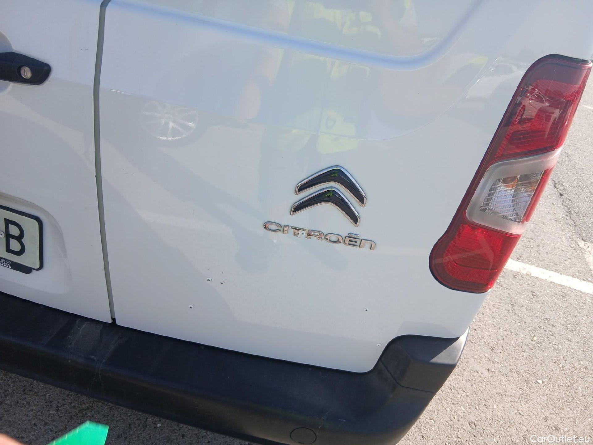  Citroen  Berlingo CITROEN  / 2018 / 4P / furgón derivado de turismo Talla M BlueHDi 100 #18