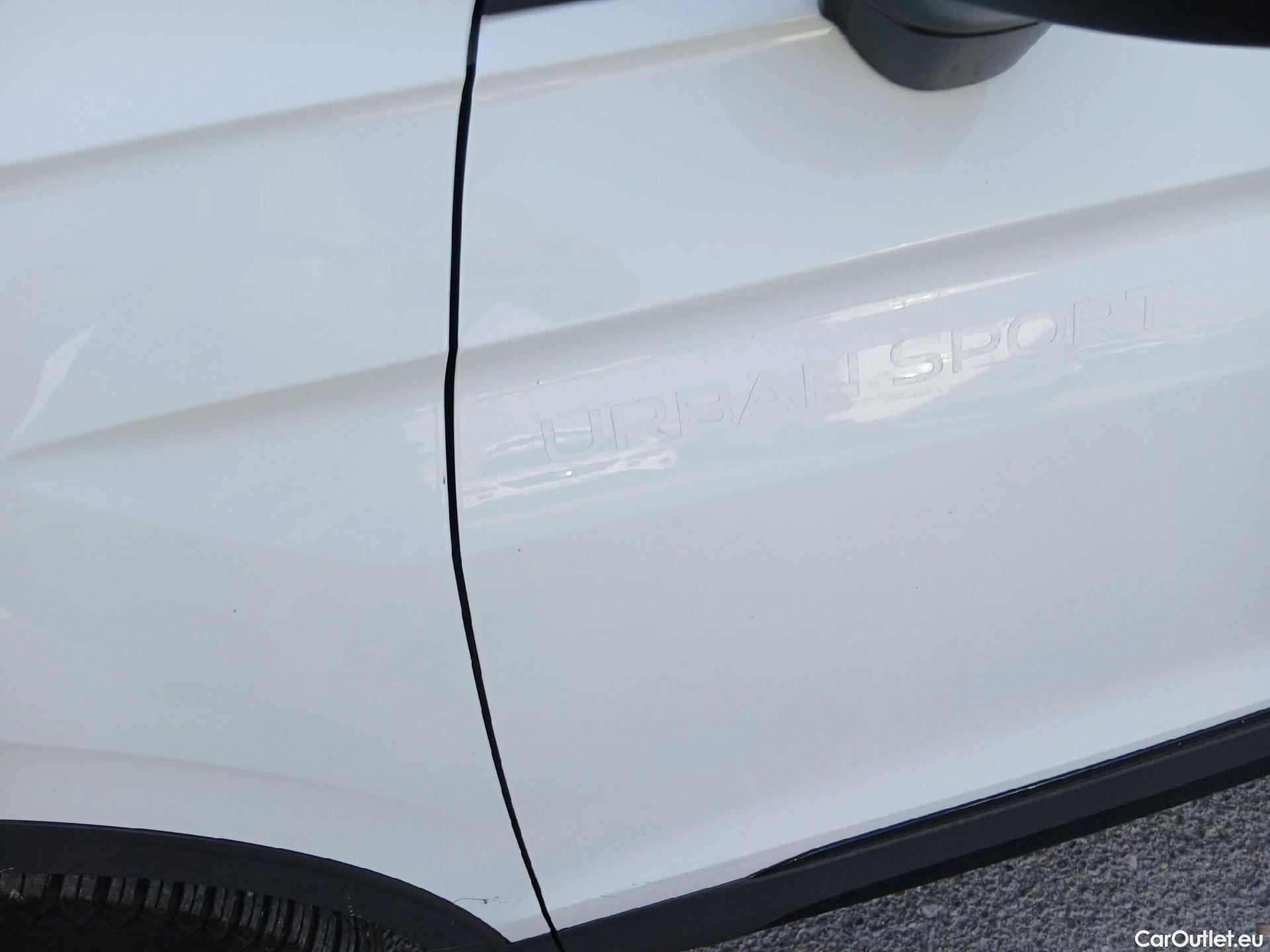  Volkswagen  Tiguan VOLKSWAGEN  / 2020 / 5P / todoterreno Urban Sport 1.5 TSI 110kW (150CV) DSG #10