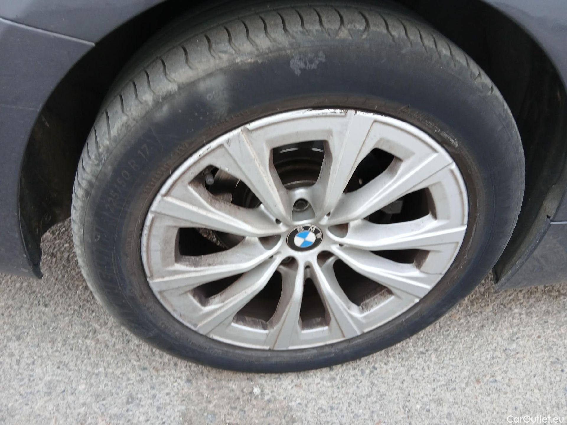  Bmw  Serie 3 BMW  / 2019 / 5P / familiar 318d Auto.Touring #15