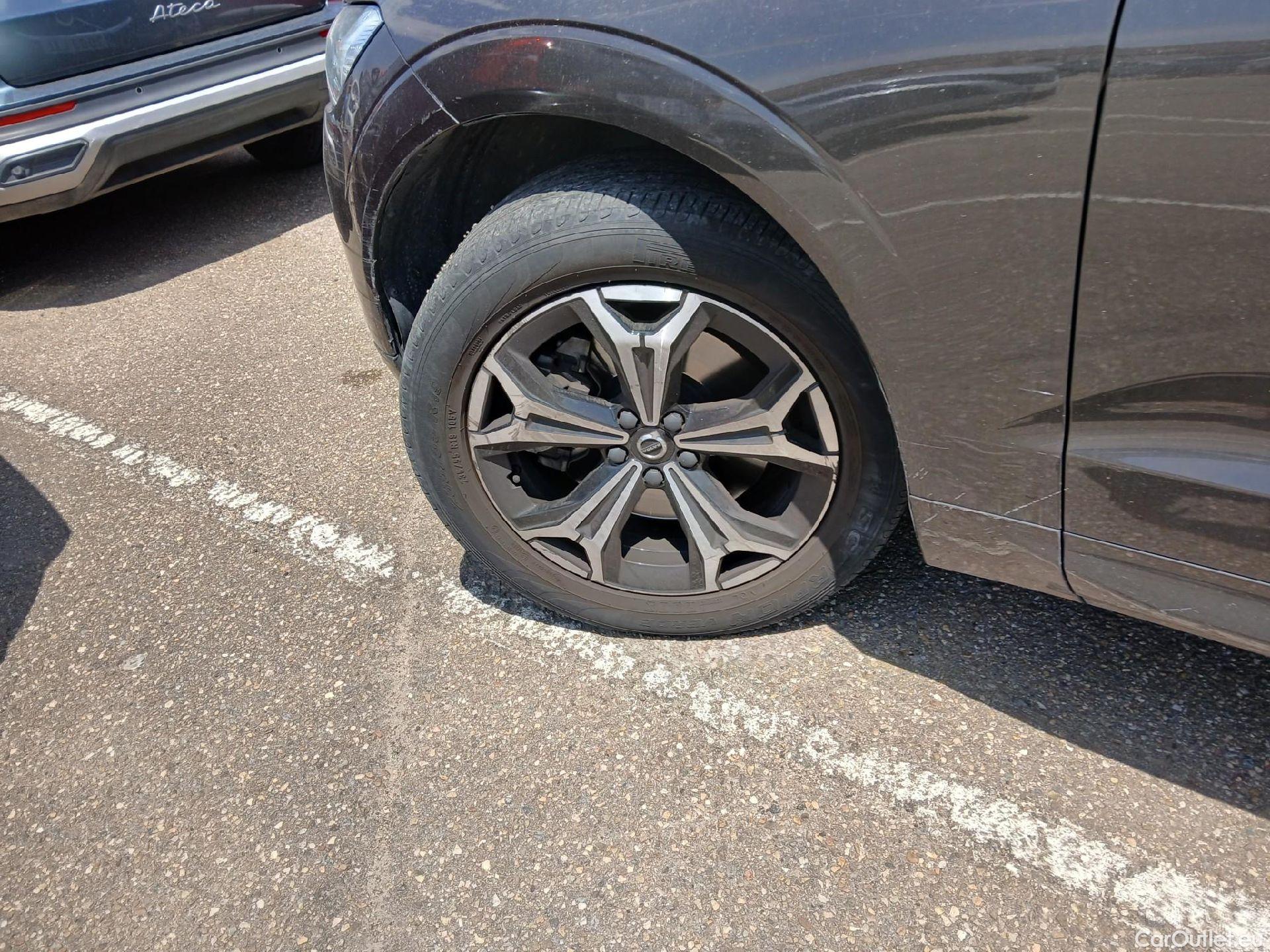  Volvo  XC60 VOLVO  / 2017 / 5P / todoterreno 2.0 B4 D Momentum Pro Auto #26