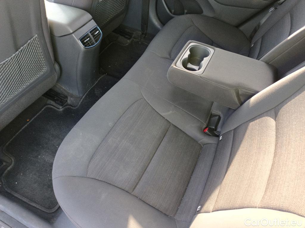  Hyundai   Ioniq HYUNDAI / 2016 / 5P / berlina con portón 1.6 GDI HEV Tecno DCT #5