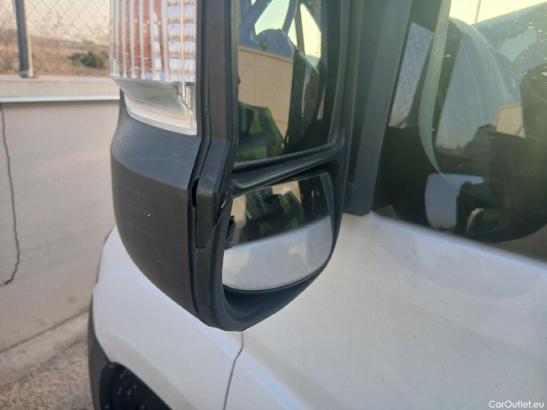  Peugeot  Boxer PEUGEOT  / 2014 / 4P / furgón 333 L2 H1 BHDI 103kW (140CV) S&S 6 V. M (AC) #28
