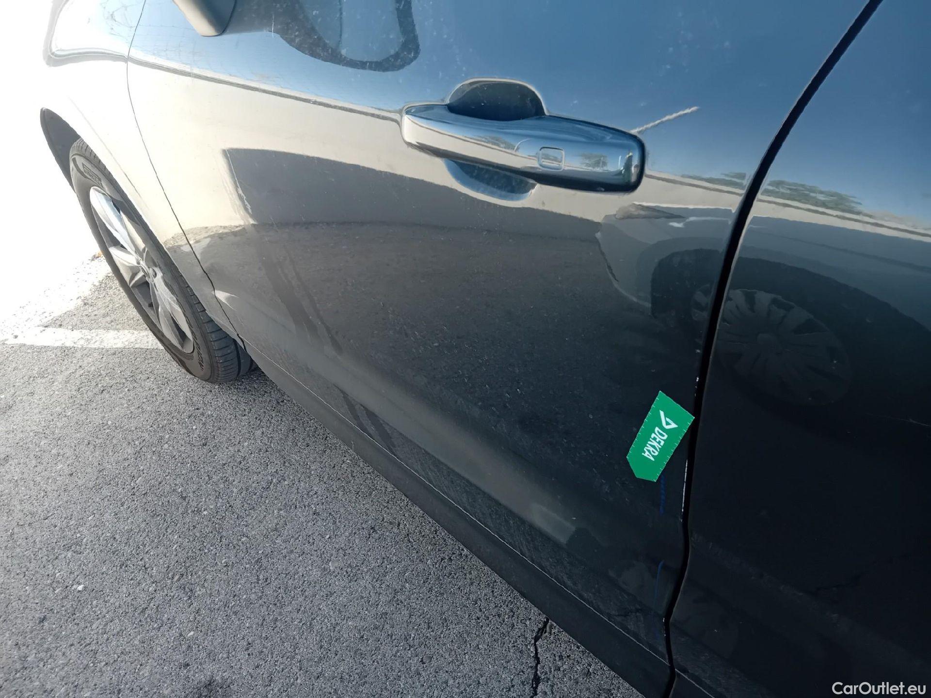  Volvo  XC60 VOLVO  / 2017 / 5P / todoterreno 2.0 B4 D Momentum Pro Auto #20