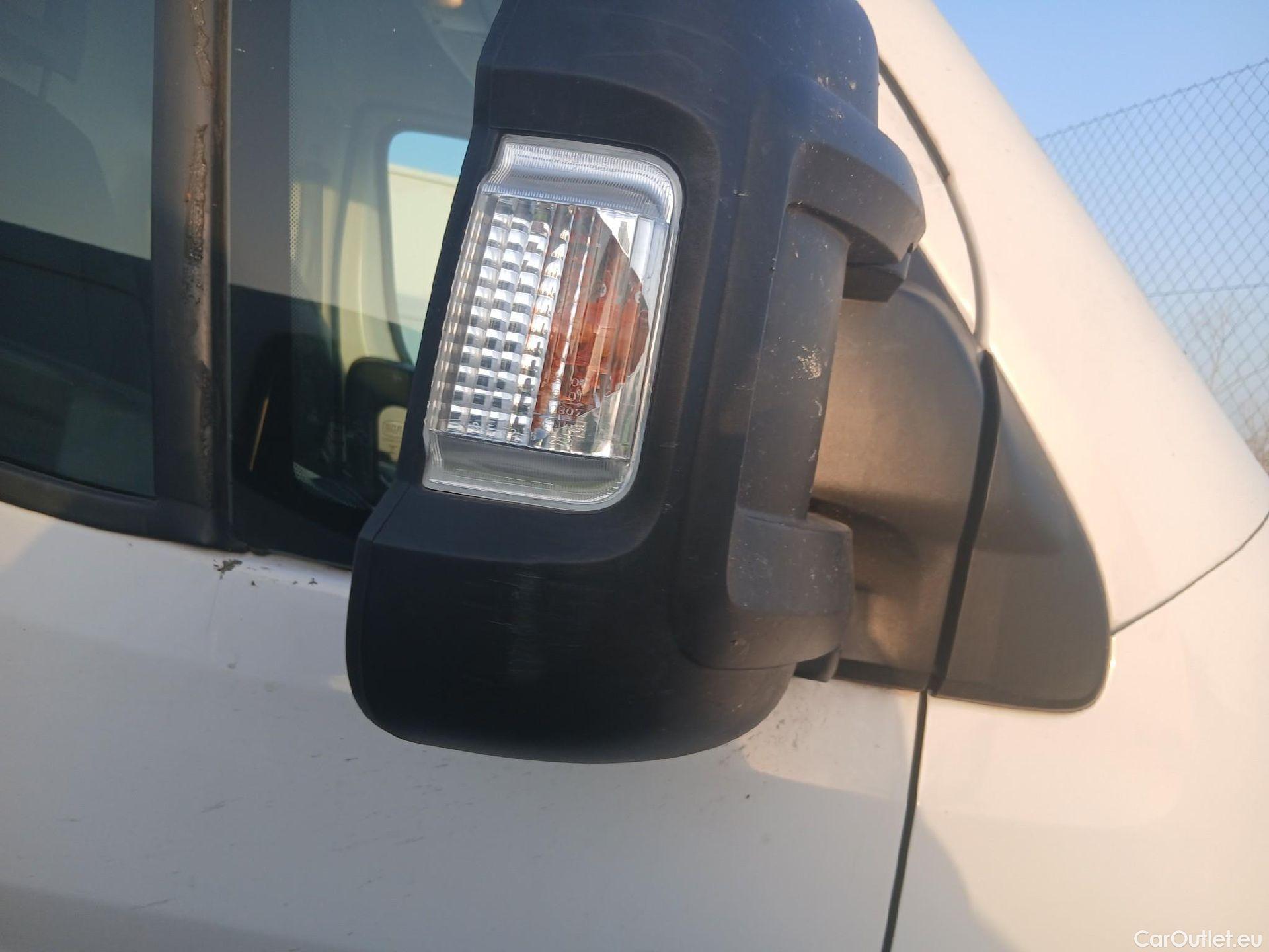  Peugeot  Boxer PEUGEOT  / 2014 / 4P / furgón 333 L2 H1 BHDI 103kW (140CV) S&S 6 V. M (AC) #59