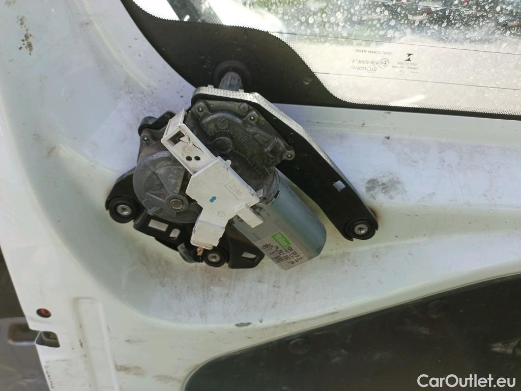  Citroen  Berlingo CITROEN  / 2015 / 4P / combi Talla M BlueHDi 100 S&S LIVE (IND) #33