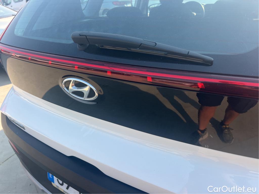  Hyundai  Bayon HYUNDAI  / 2021 / 5P / todoterreno 1.2 MPI Essence #1