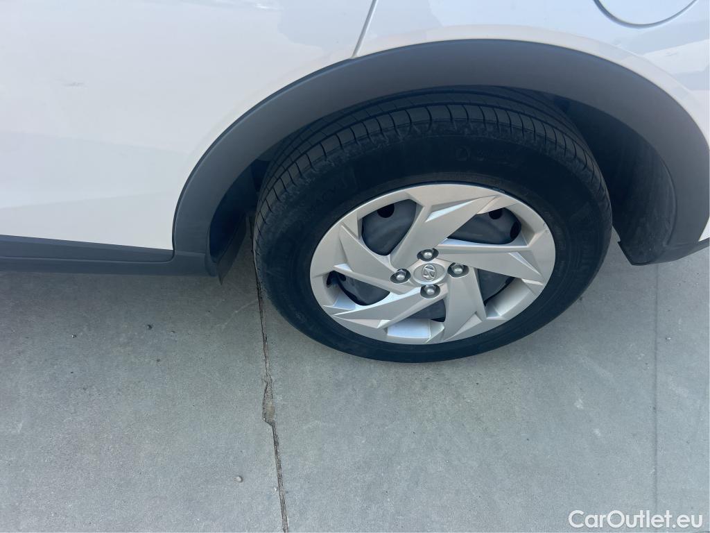  Hyundai  Bayon HYUNDAI  / 2021 / 5P / todoterreno 1.2 MPI Essence #18