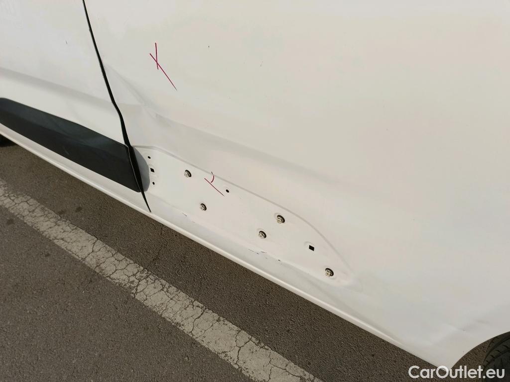  Citroen  Berlingo CITROEN  / 2015 / 4P / combi Talla M BlueHDi 100 S&S LIVE (IND) #34