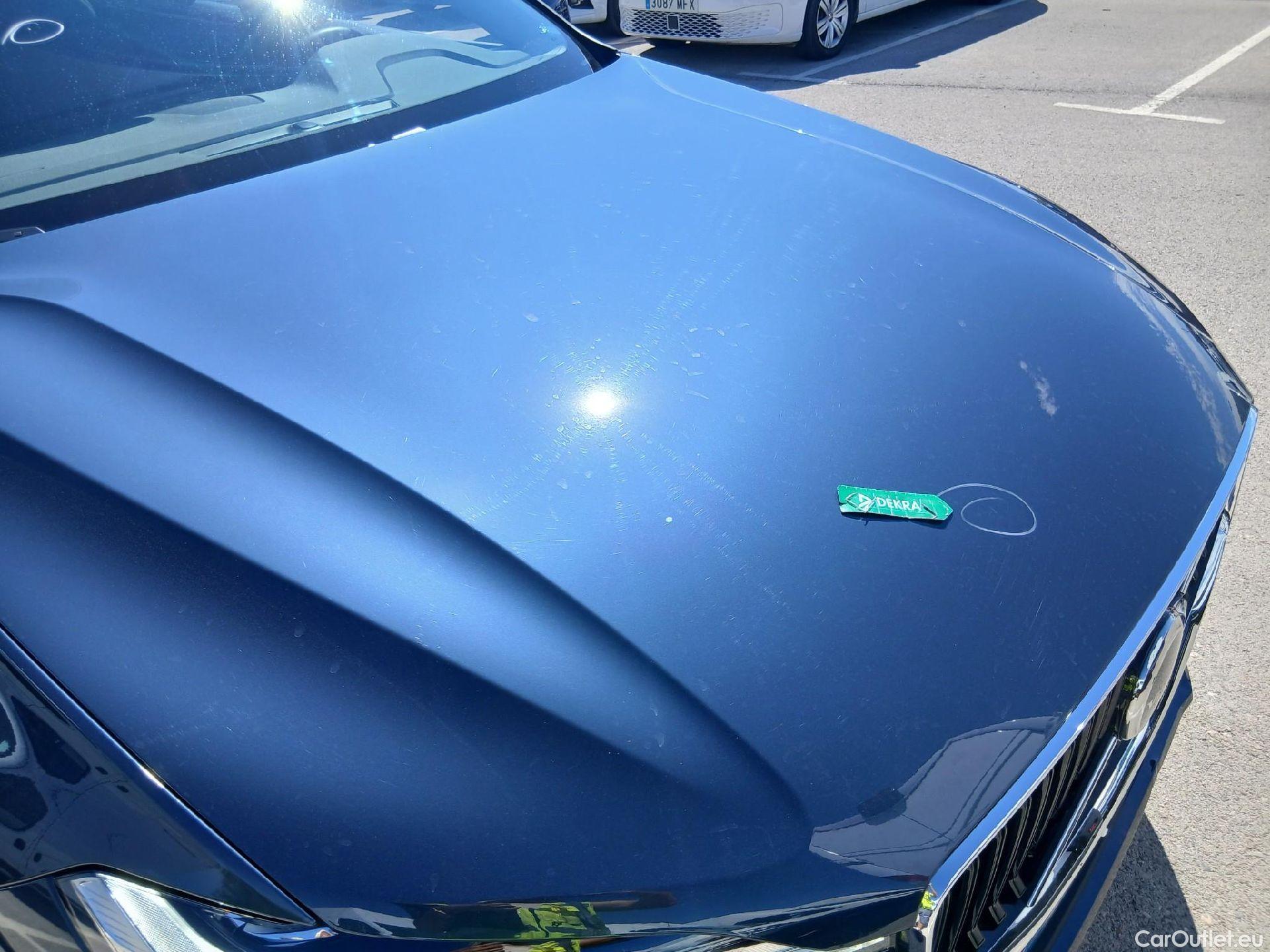  Volvo  XC60 VOLVO  / 2017 / 5P / todoterreno 2.0 B4 D Core Auto #4