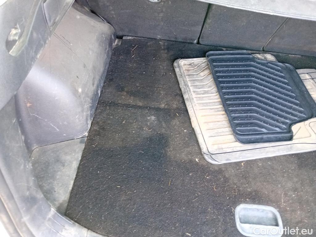  KIA  Sportage KIA  / 2022 / 5P / todoterreno 1.6 T-GDi HEV 171kW (230CV) Tech 4X4 #17