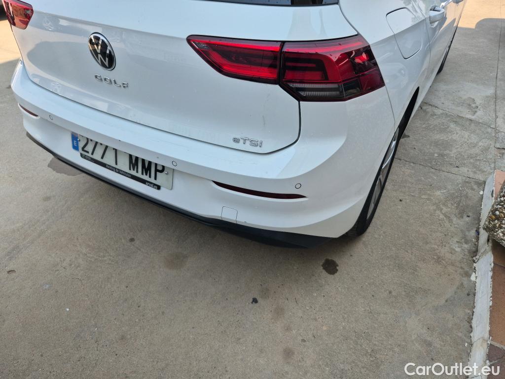  Volkswagen  Golf  VIII Berlina Life eTSI 1.0 TSI 110CV AT7 E6d #3