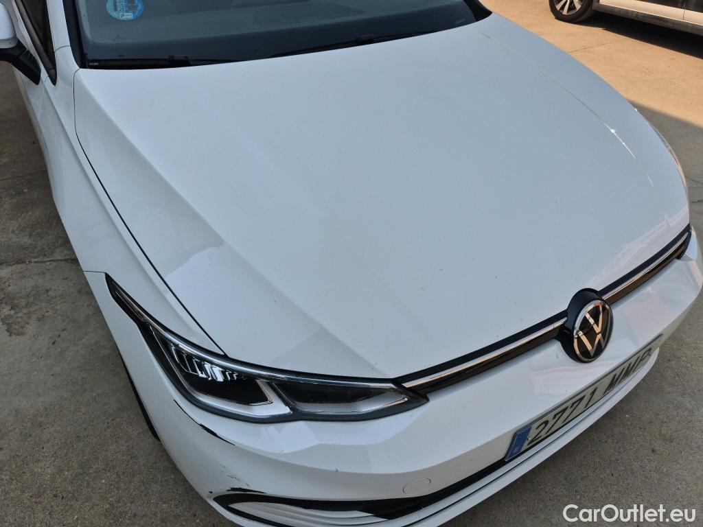  Volkswagen  Golf  VIII Berlina Life eTSI 1.0 TSI 110CV AT7 E6d #7