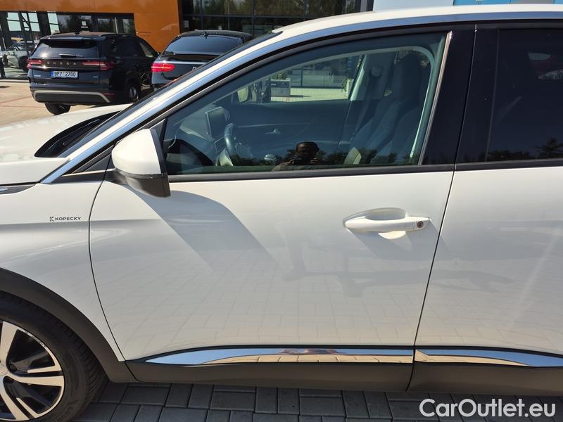  Peugeot  3008  (2016)  1.5bHDi 130 Allure #5