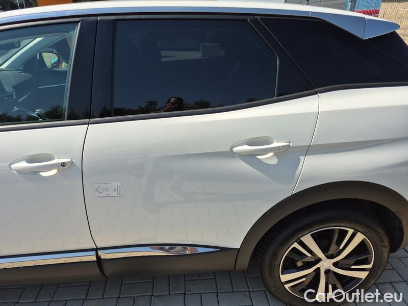  Peugeot  3008  (2016)  1.5bHDi 130 Allure #33