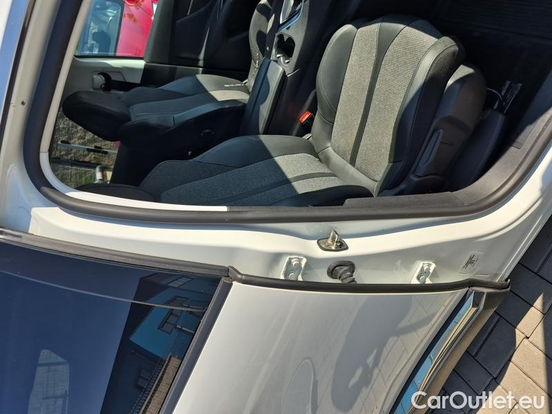  Peugeot  3008  (2016)  1.5bHDi 130 Allure #31