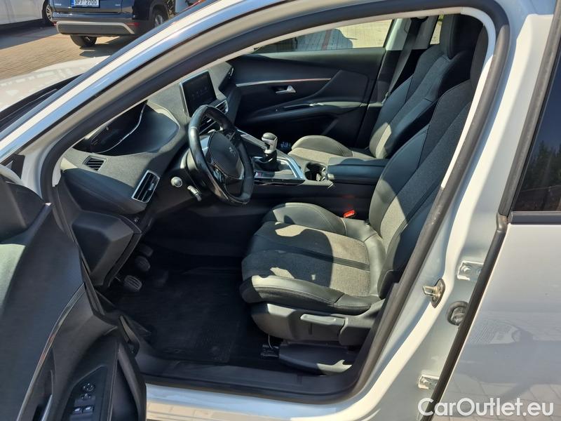  Peugeot  3008  (2016)  1.5bHDi 130 Allure #37
