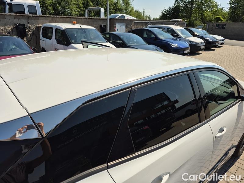  Peugeot  3008  (2016)  1.5bHDi 130 Allure #36