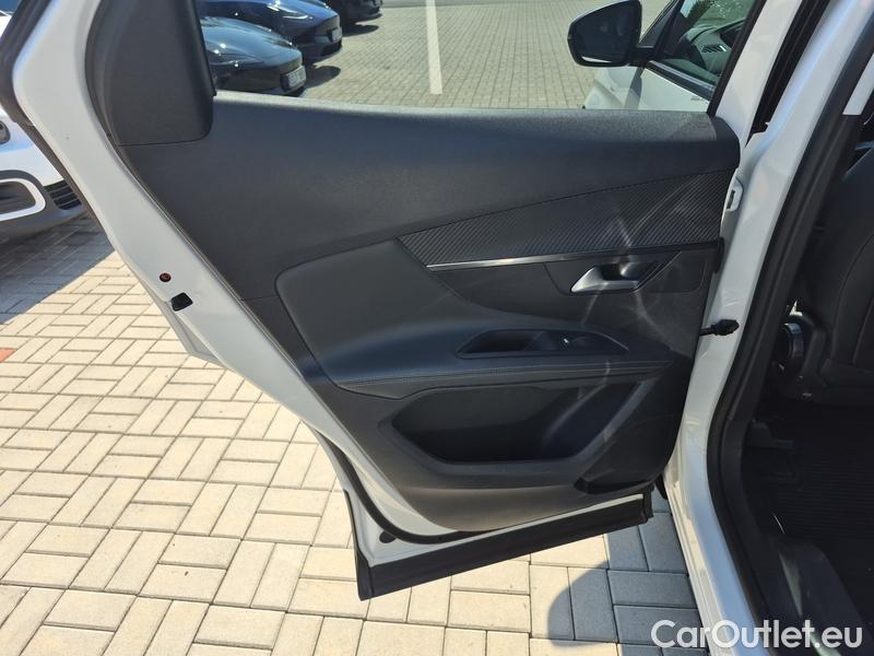  Peugeot  3008  (2016)  1.5bHDi 130 Allure #16