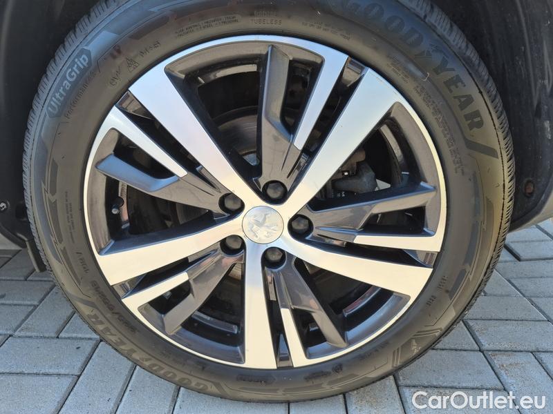  Peugeot  3008  (2016)  1.5bHDi 130 Allure #19