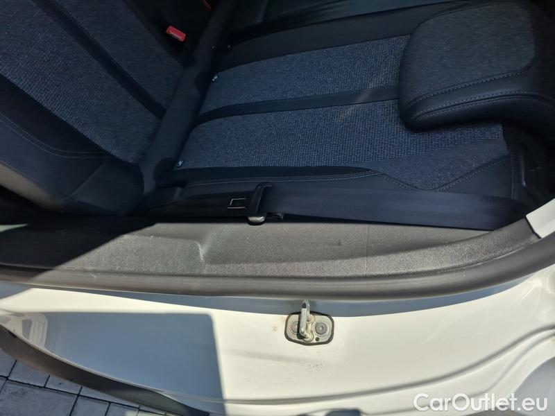 Peugeot  3008  (2016)  1.5bHDi 130 Allure #14