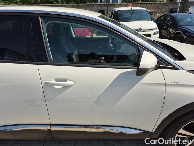  Peugeot  3008  (2016)  1.5bHDi 130 Allure #29
