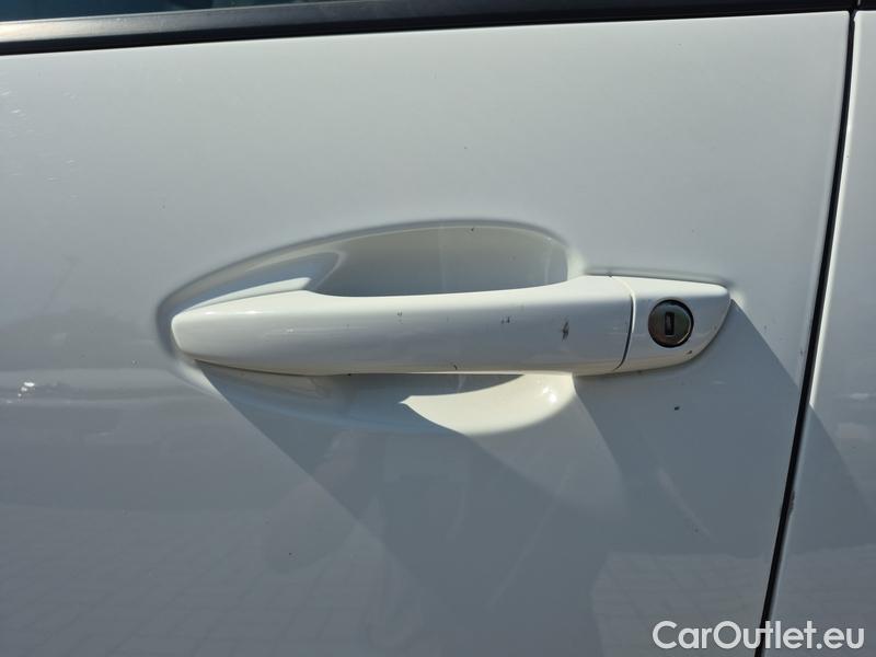  Peugeot  3008  (2016)  1.5bHDi 130 Allure #4