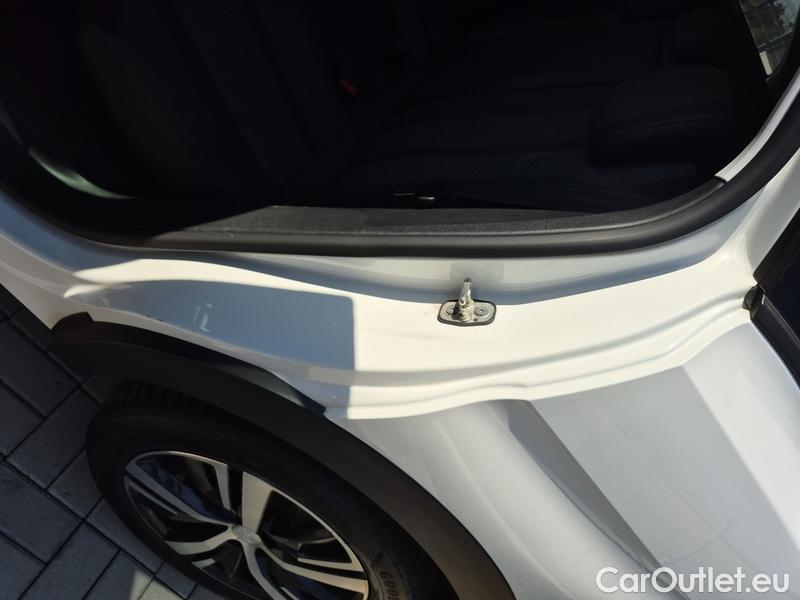  Peugeot  3008  (2016)  1.5bHDi 130 Allure #15