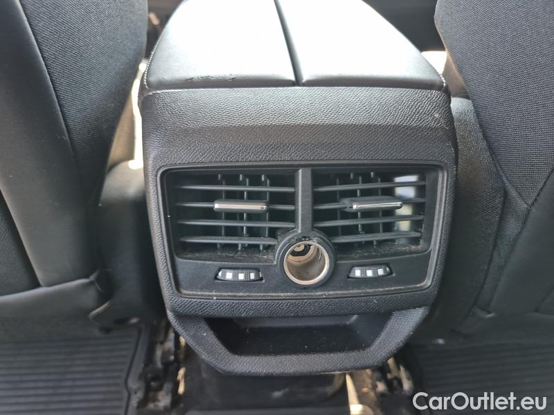 Peugeot  3008  (2016)  1.5bHDi 130 Allure #35