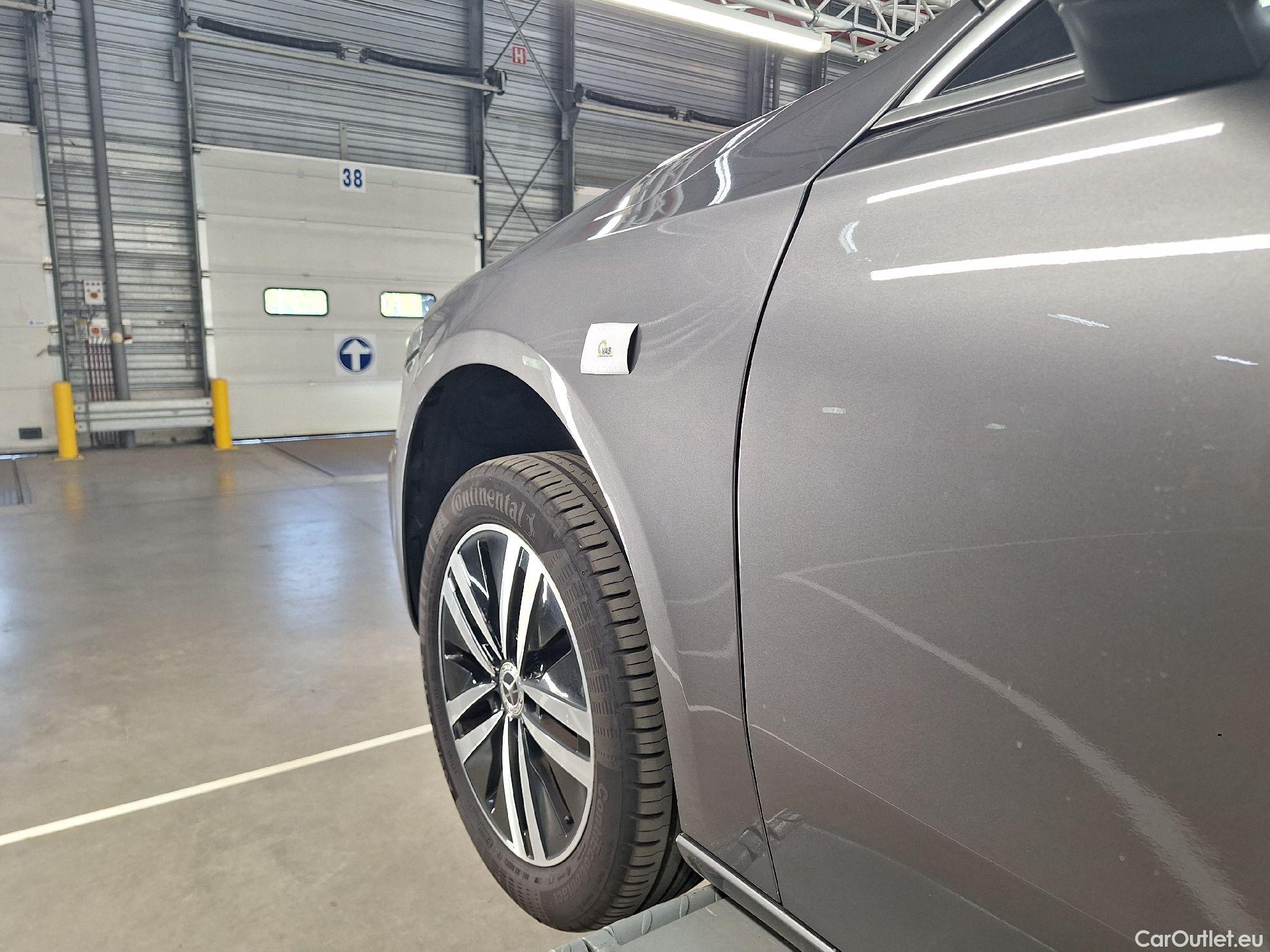  Mercedes  A-Klasse Mercedes, A-Class Berline '18, Mercedes-Benz  Limousine A 180d Business S #15