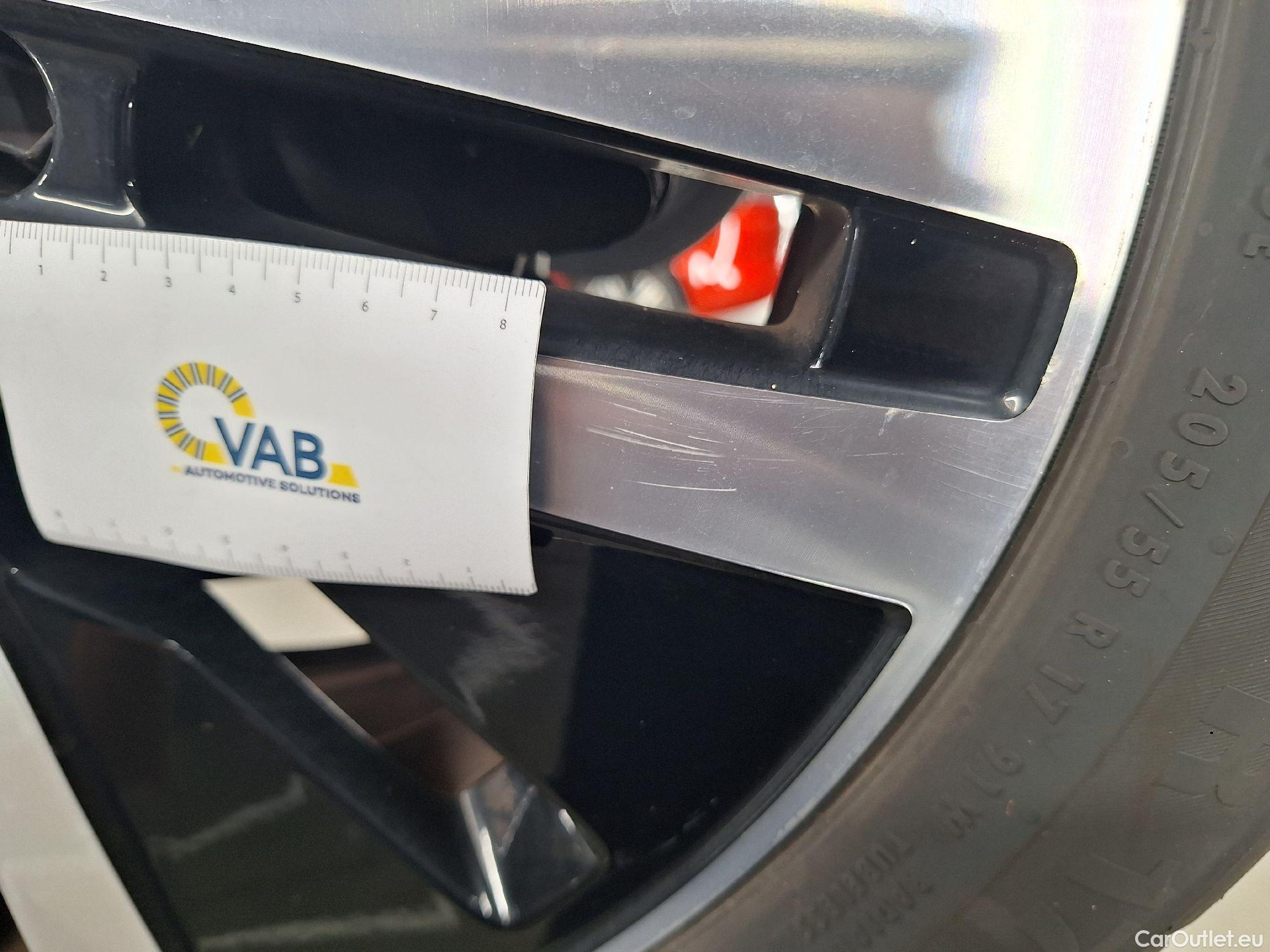 Mercedes  A-Klasse Mercedes, A-Class Berline '18, Mercedes-Benz  Limousine A 180d Business S #28