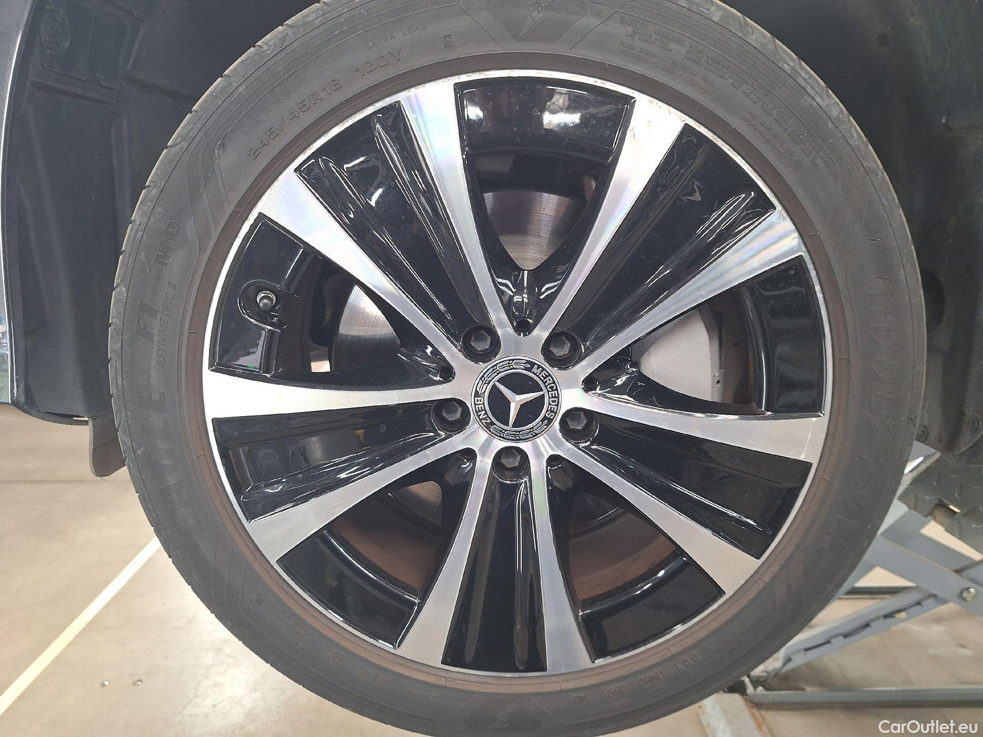  Mercedes  E-Klasse Mercedes, E-Class Break FL'20, E Break 300 e 225kW Bus.So.Aut #17