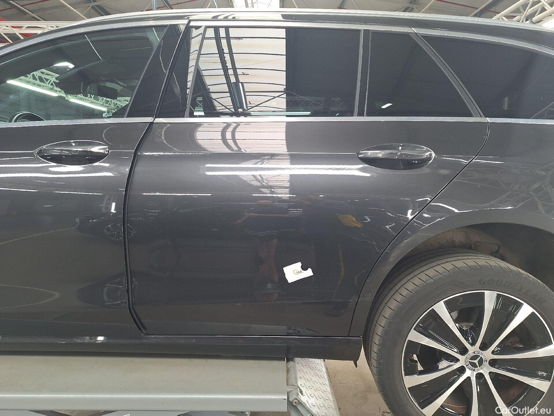  Mercedes  E-Klasse Mercedes, E-Class Break FL'20, E Break 300 e 225kW Bus.So.Aut #13