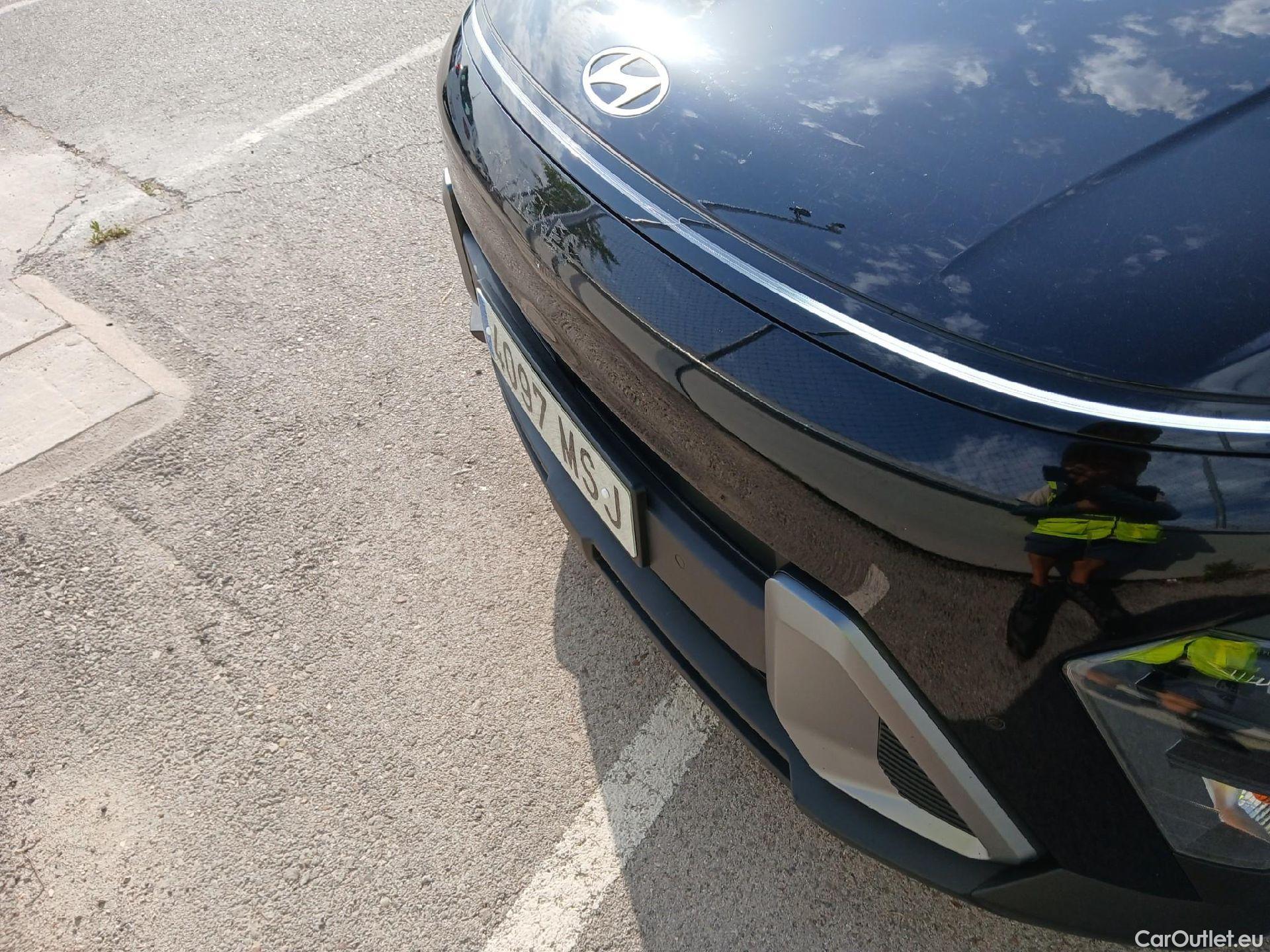  Hyundai  Konna HYUNDAI Kona / 2023 / 5P / todoterreno 1.6 GDI HEV Maxx DCT #1