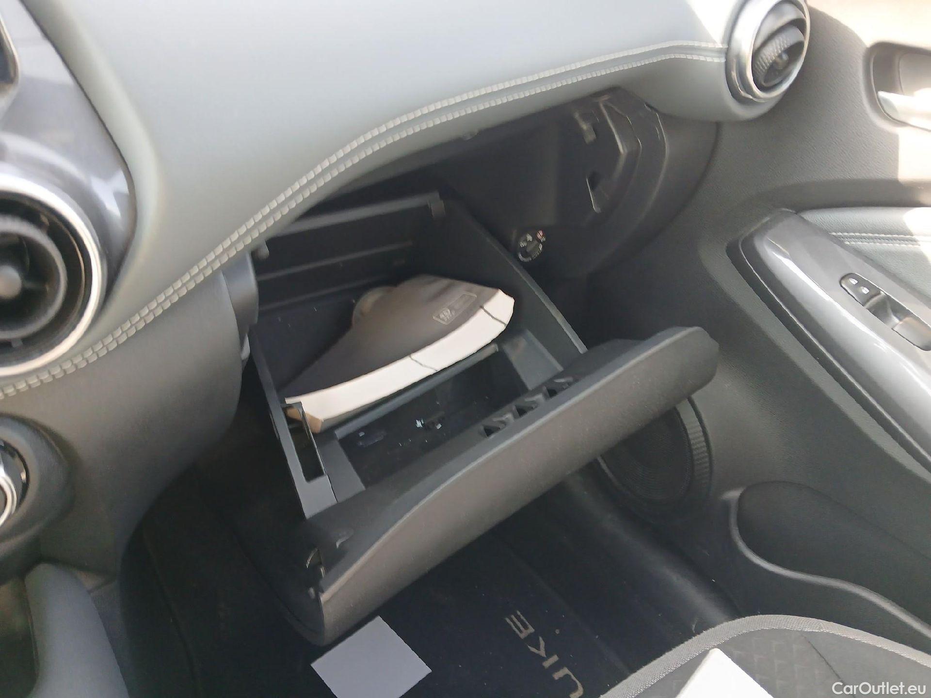  Nissan  Juke NISSAN  / 2019 / 5P / crossover DIG-T 84 kW (114 CV) DCT 7 V N-Connecta (AC2) #2