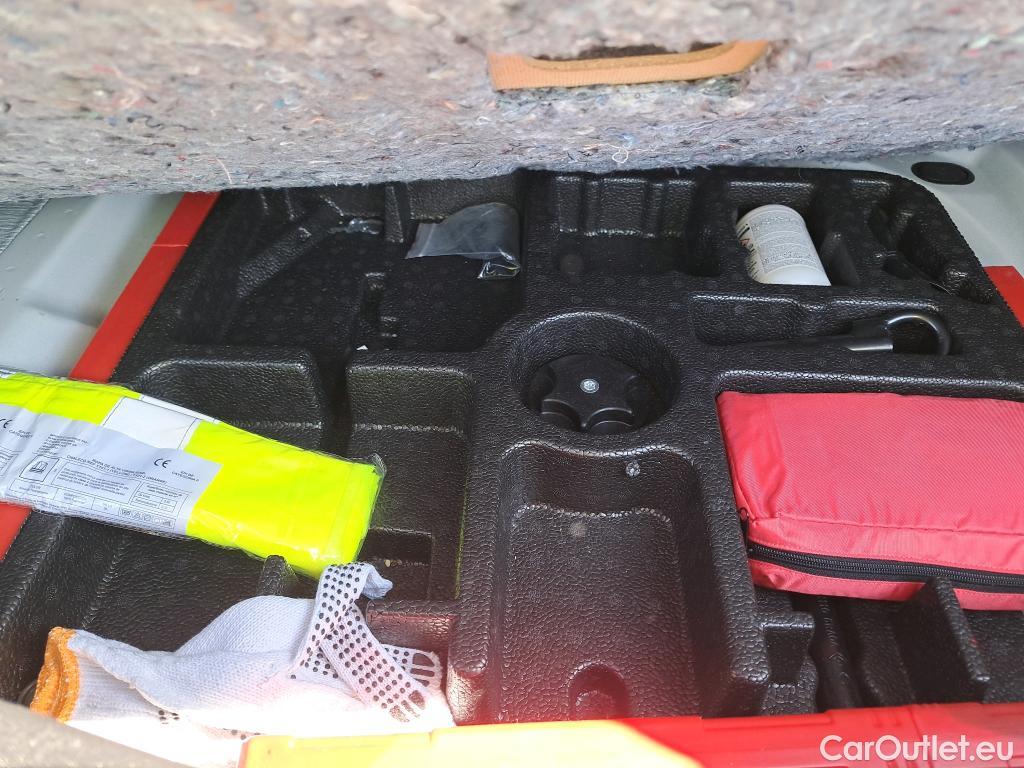  Nissan  Qashqai NISSAN  / 2021 / 5P / todoterreno DIG-T 116kW Xtronic N-Connecta #3