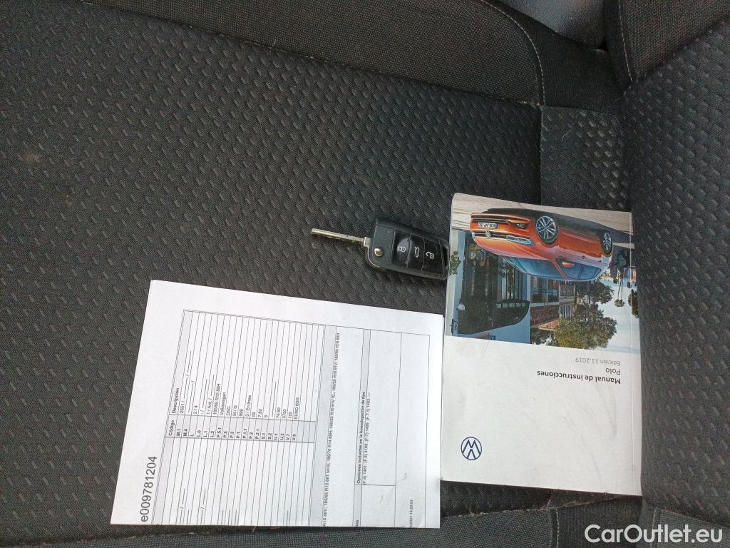  Volkswagen  Polo VOLKSWAGEN  / 2017 / 5P / berlina con portón Advance 1.0 59kW (80CV) #12