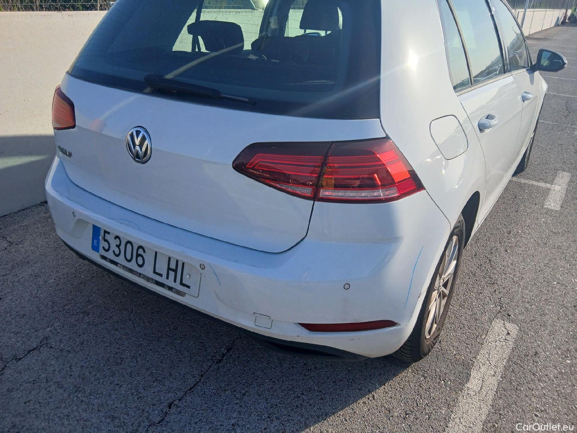  Volkswagen  Golf  VOLKSWAGEN / 2016 / 5P / berlina con portón Last Edition 1.6 TDI 85kW (115CV) #12