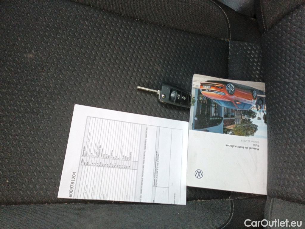 Volkswagen  Polo VOLKSWAGEN  / 2017 / 5P / berlina con portón Advance 1.0 59kW (80CV) #1