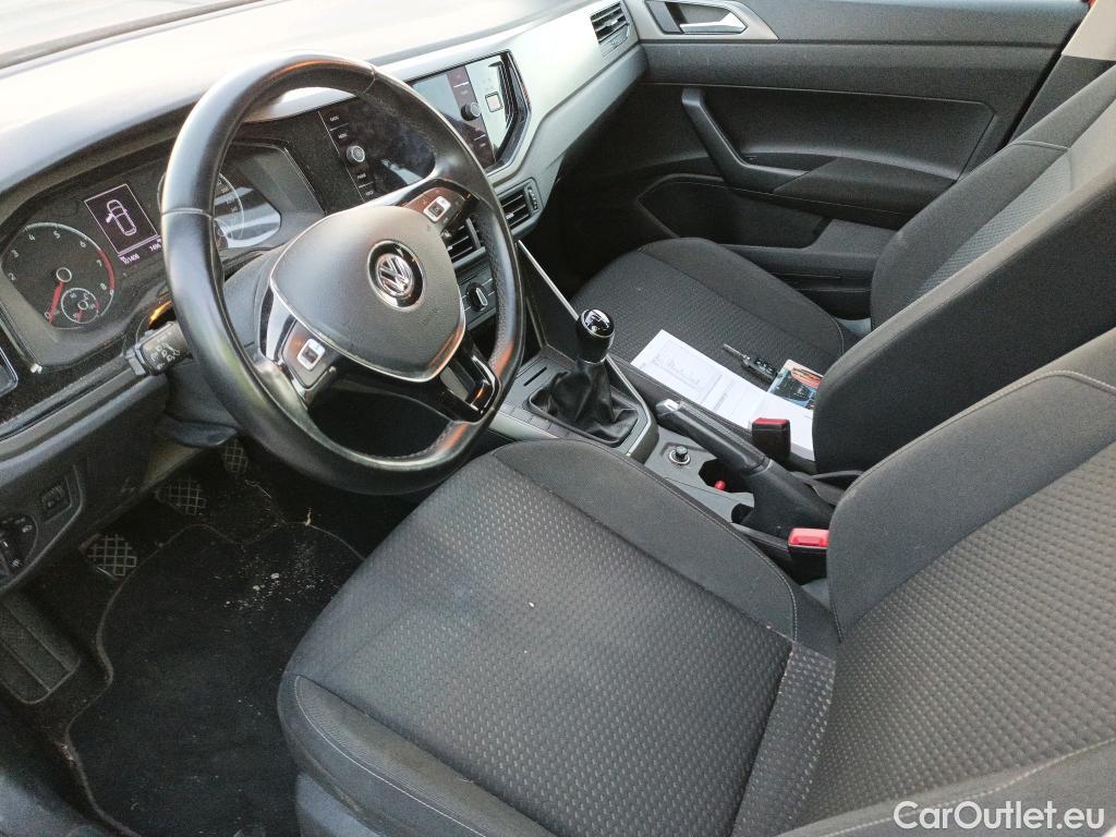  Volkswagen  Polo VOLKSWAGEN  / 2017 / 5P / berlina con portón Advance 1.0 59kW (80CV) #4