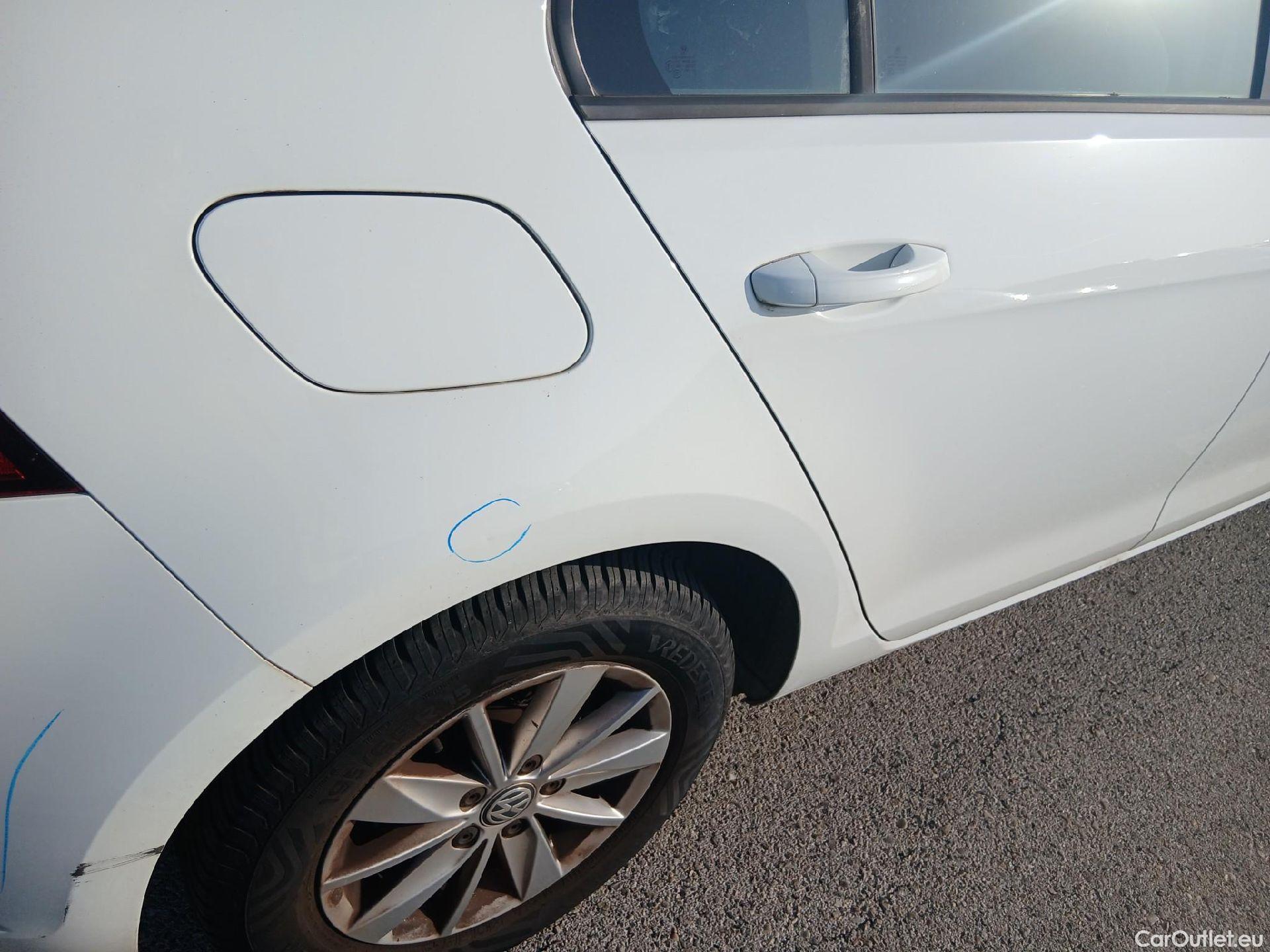  Volkswagen  Golf  VOLKSWAGEN / 2016 / 5P / berlina con portón Last Edition 1.6 TDI 85kW (115CV) #14