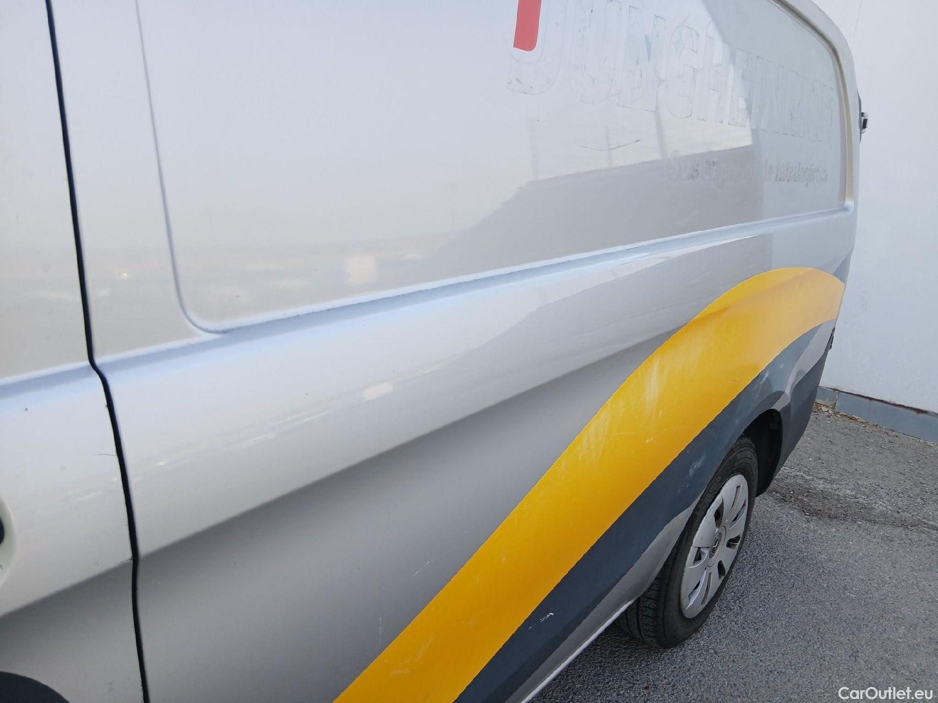  Mercedes  Vito MERCEDES-BENZ  / 2014 / 4P / furgón 111 CDI Larga #15