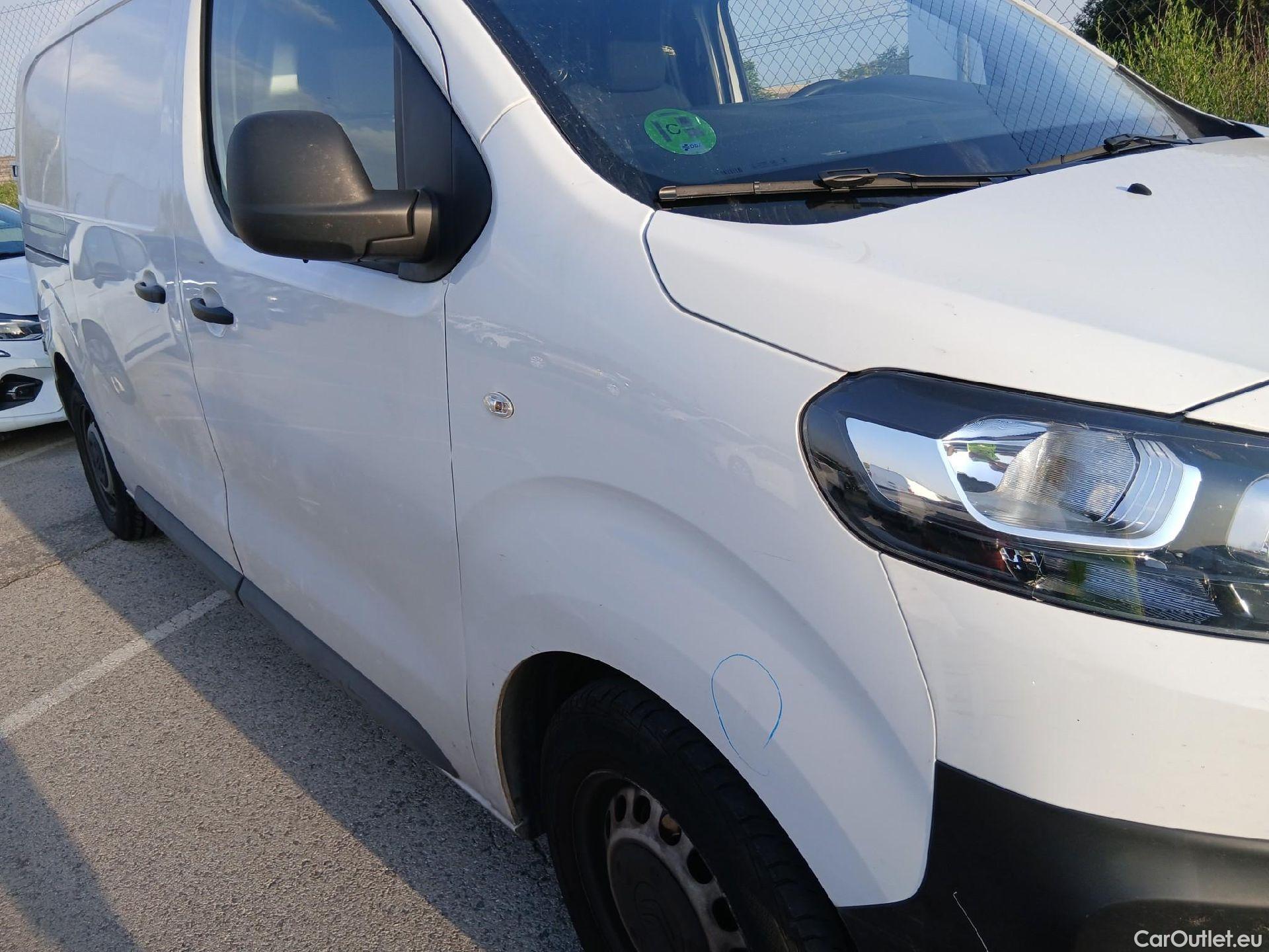  Citroen  Jumpy CITROEN  / 2016 / 4P / furgón Furgón Talla M BlueHDi 100 S&S 6v #37