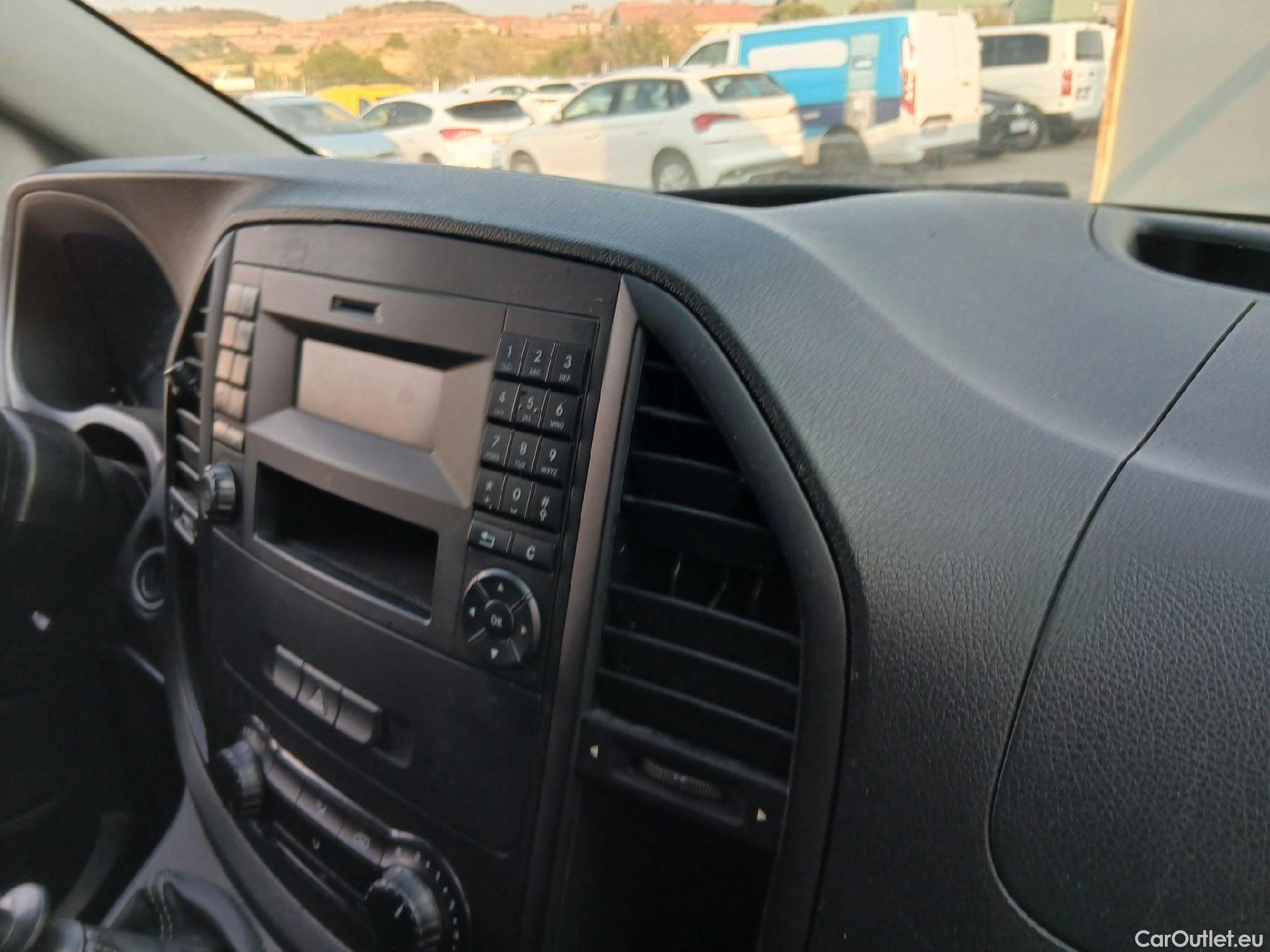  Mercedes  Vito MERCEDES-BENZ  / 2014 / 4P / furgón 111 CDI Larga #40
