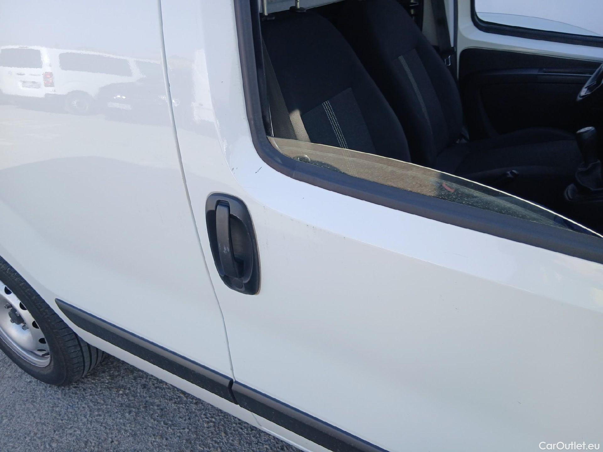  Fiat  Fiorino FIAT  / 2016 / 3P / furgón derivado de turismo Cargo Base N1 1.3 MJet 70 kW (95 CV) #14